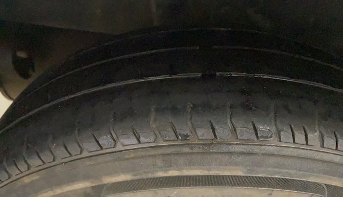 2013 Nissan Micra Active XL, Petrol, Manual, 1,36,687 km, Right Rear Tyre Tread