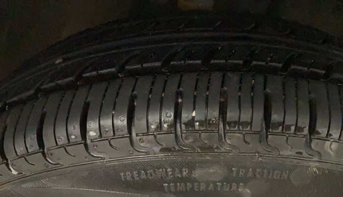 2013 Nissan Micra Active XL, Petrol, Manual, 1,36,687 km, Right Front Tyre Tread