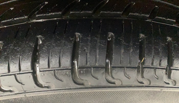 2018 Maruti Wagon R 1.0 VXI AMT, Petrol, Automatic, 10,911 km, Right Front Tyre Tread