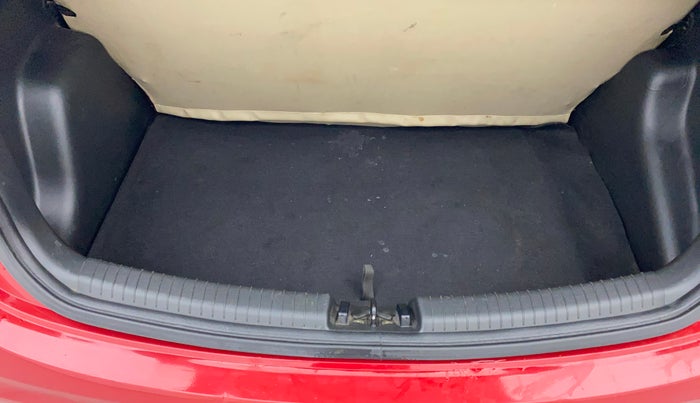 2017 Hyundai Grand i10 ASTA 1.2 KAPPA VTVT, Petrol, Manual, 22,542 km, Boot Inside