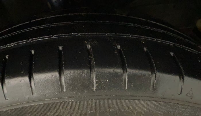 2021 Maruti Baleno ZETA CVT PETROL 1.2, Petrol, Automatic, 80,810 km, Right Front Tyre Tread