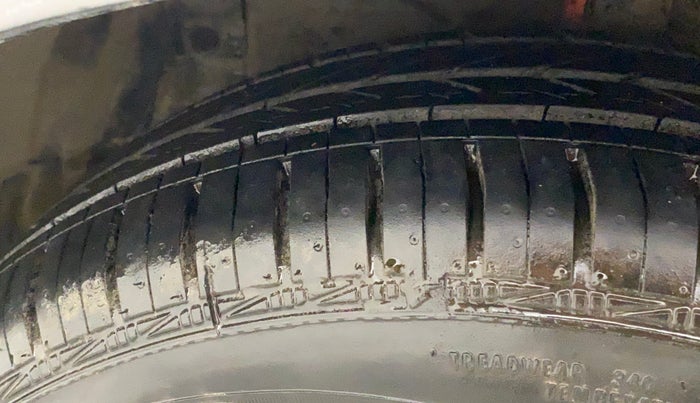 2017 Maruti Ciaz DELTA 1.4 AT PETROL, Petrol, Automatic, 78,774 km, Left Front Tyre Tread