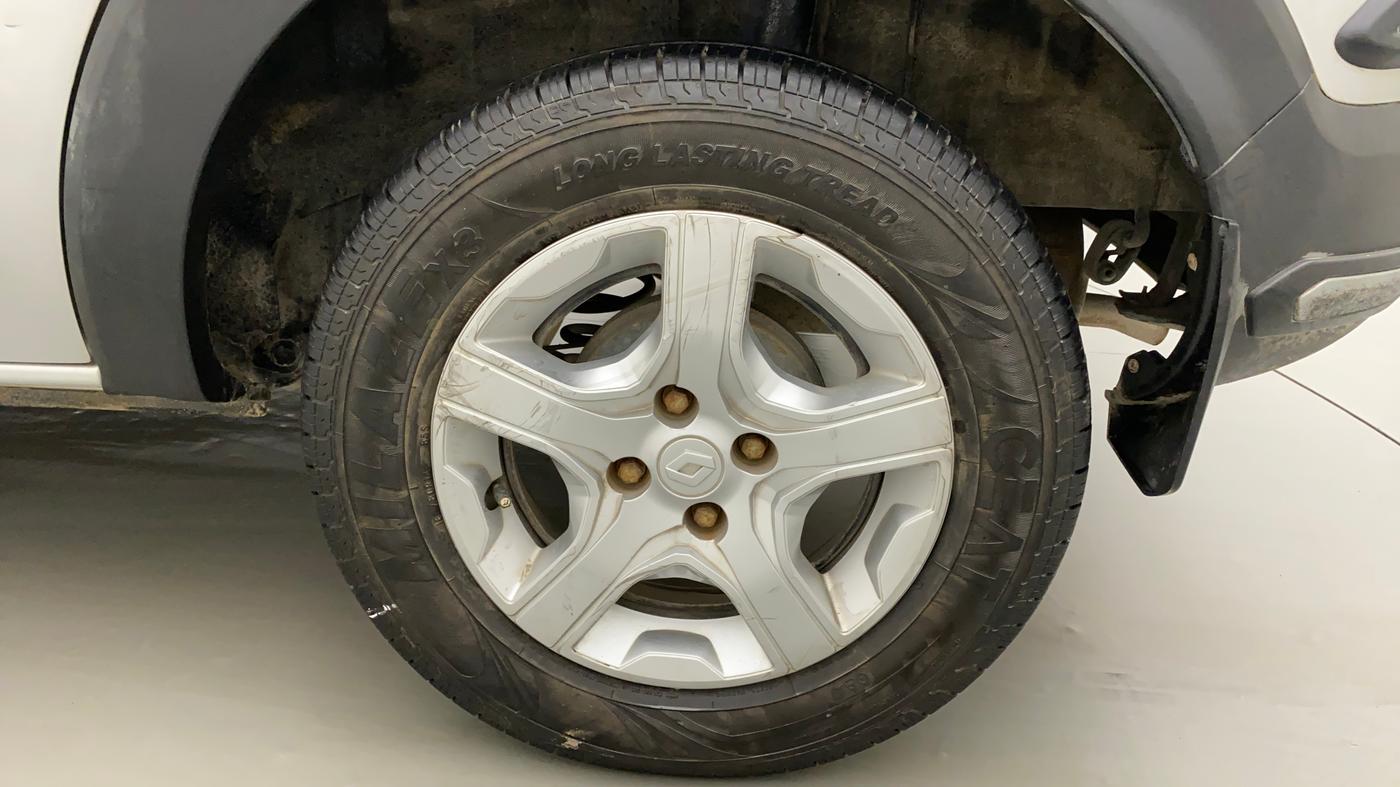 2019 Renault TRIBER RXZ, Petrol, Manual, 66,634 km, Left Rear Wheel