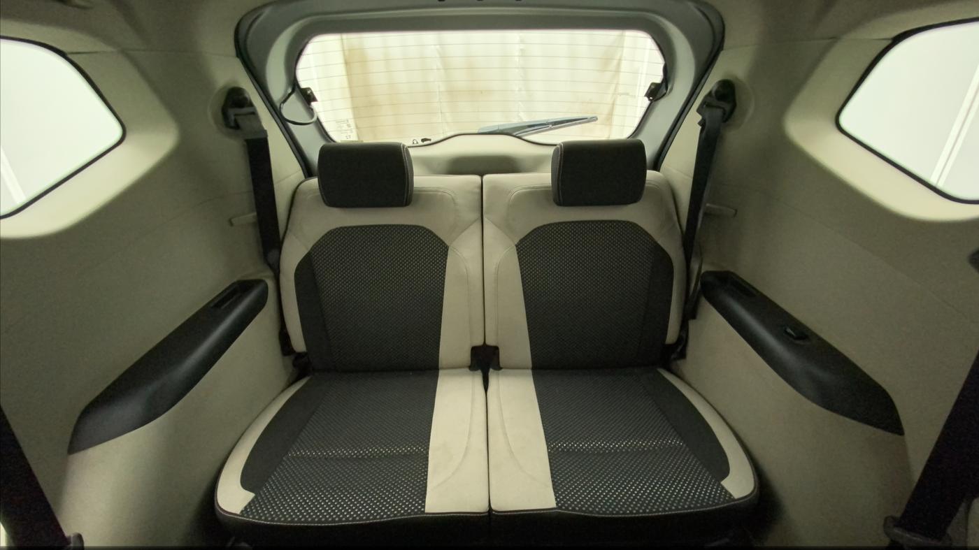 2019 Renault TRIBER RXZ, Petrol, Manual, 66,634 km, Third Seat Row ( optional )