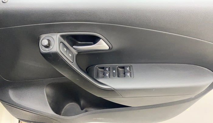 2017 Volkswagen Polo COMFORTLINE 1.2L, Petrol, Manual, 70,942 km, Driver Side Door Panels Control