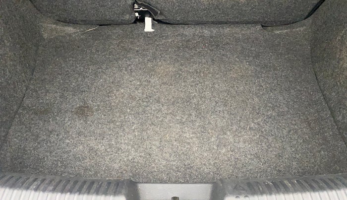 2017 Volkswagen Polo COMFORTLINE 1.2L, Petrol, Manual, 70,942 km, Boot Inside