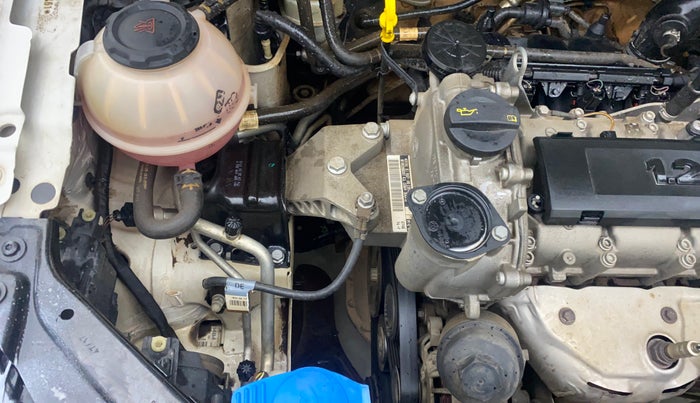 2017 Volkswagen Polo COMFORTLINE 1.2L, Petrol, Manual, 70,942 km, Engine View - Right