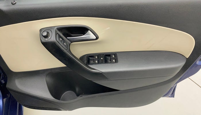 2014 Volkswagen Polo COMFORTLINE 1.2L, Petrol, Manual, 81,886 km, Driver Side Door Panels Control