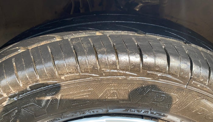 2022 Maruti Alto LXI O, Petrol, Manual, 65,099 km, Left Front Tyre Tread