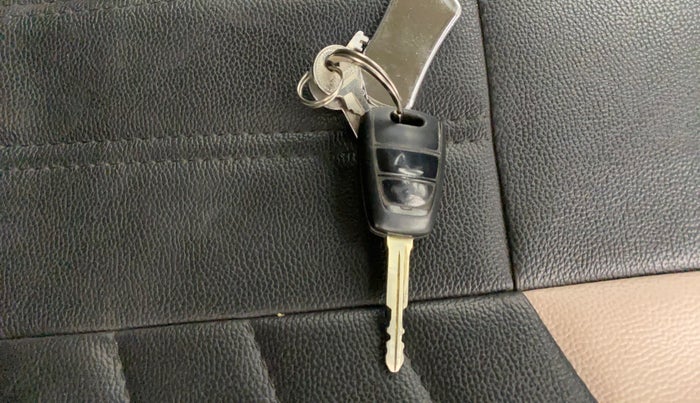 2019 Hyundai Xcent S 1.2, Petrol, Manual, 72,577 km, Key Close Up