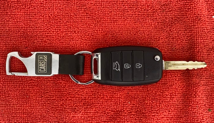 2021 KIA SONET HTK PLUS 1.5, Diesel, Manual, 25,438 km, Key Close Up