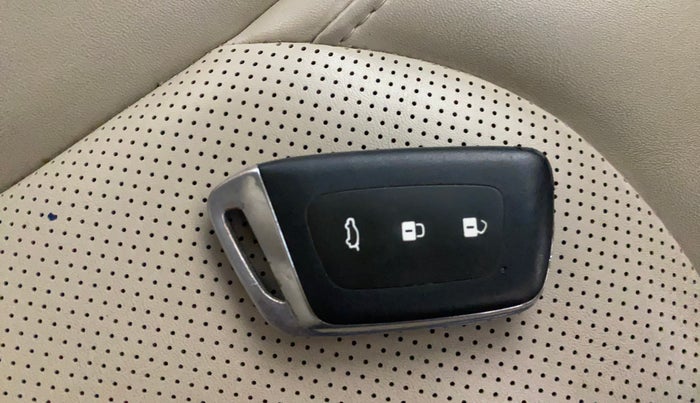 2021 MG HECTOR SHARP 1.5 PETROL CVT, Petrol, Automatic, 11,702 km, Key Close Up