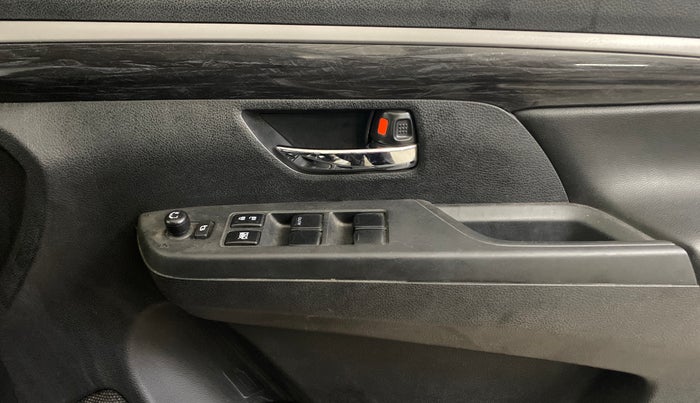 2024 Maruti XL6 ZETA MT, Petrol, Manual, 17,282 km, Driver Side Door Panels Control