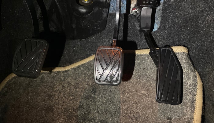 2024 Maruti XL6 ZETA MT, Petrol, Manual, 17,282 km, Pedals