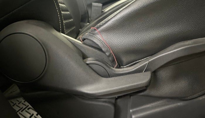 2024 Maruti XL6 ZETA MT, Petrol, Manual, 17,282 km, Driver Side Adjustment Panel