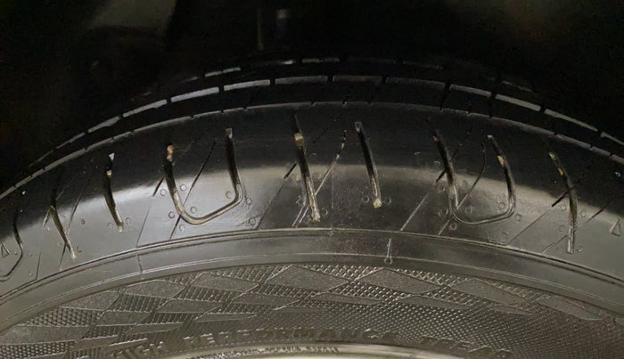 2017 Hyundai Creta SX PLUS 1.6 PETROL, Petrol, Manual, 77,797 km, Right Rear Tyre Tread