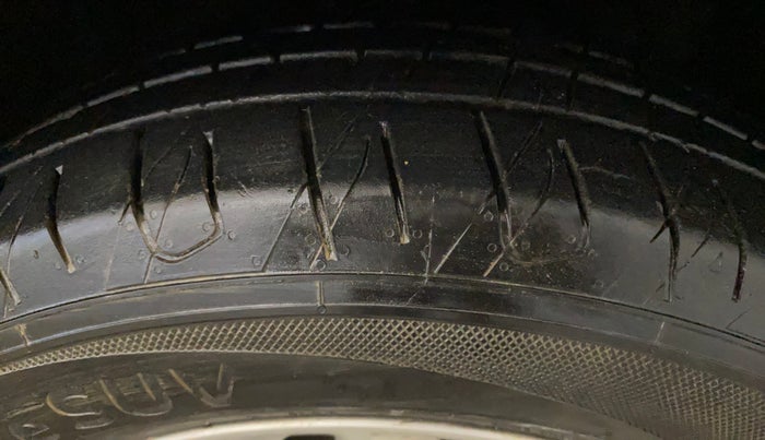 2017 Hyundai Creta SX PLUS 1.6 PETROL, Petrol, Manual, 77,797 km, Right Front Tyre Tread