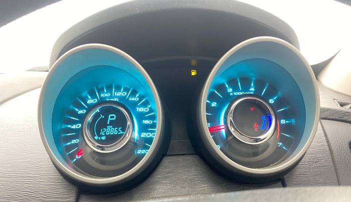 2017 Mahindra XUV500 W6 AT, Diesel, Automatic, 1,28,835 km, Odometer Image