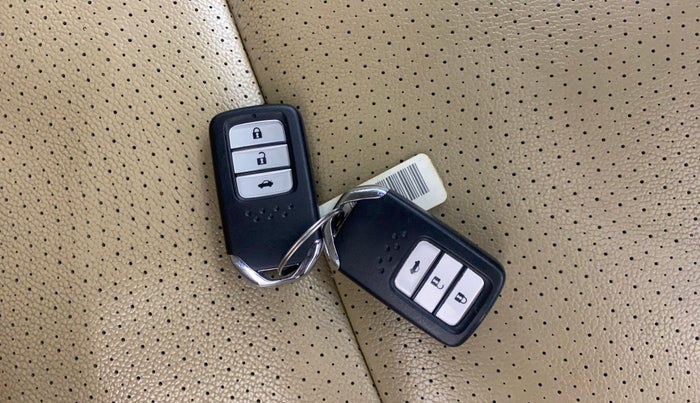 2015 Honda City 1.5L I-VTEC VX, Petrol, Manual, 54,655 km, Key Close Up