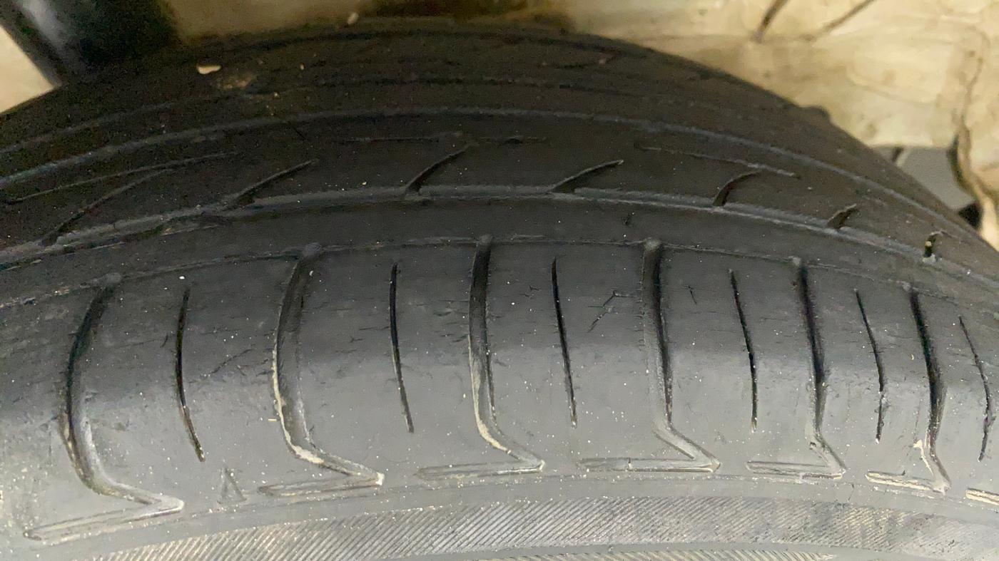 2011 Toyota Etios G, Petrol, Manual, 80,532 km, Right Rear Tyre Tread