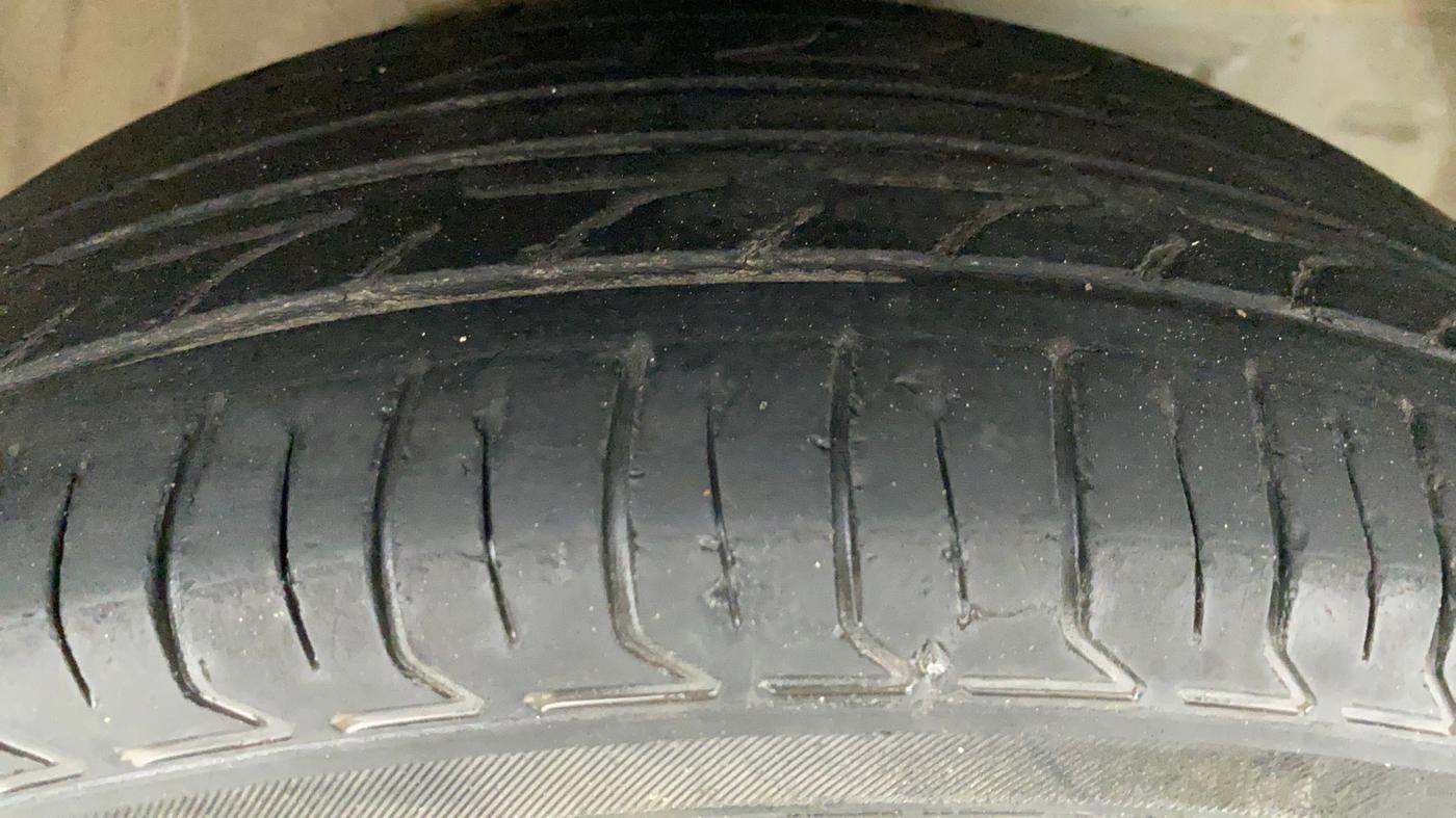 2011 Toyota Etios G, Petrol, Manual, 80,532 km, Right Front Tyre Tread