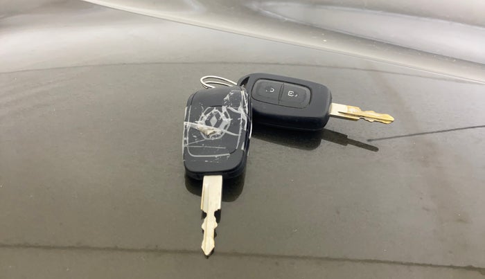 2018 Renault Kwid RXT 1.0 AMT, Petrol, Automatic, 44,455 km, Key Close Up