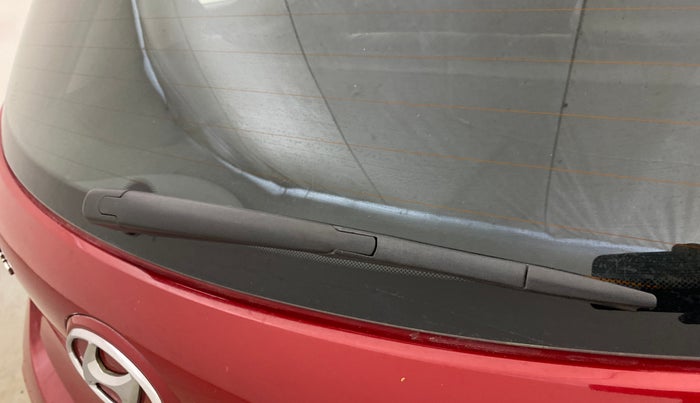 2017 Hyundai Grand i10 ASTA 1.2 KAPPA VTVT, Petrol, Manual, 1,03,772 km, Rear Wiper