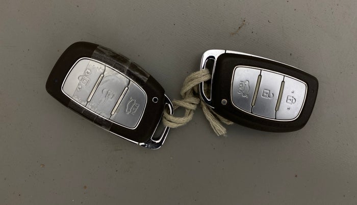 2017 Hyundai Grand i10 ASTA 1.2 KAPPA VTVT, Petrol, Manual, 1,03,772 km, Key Close Up