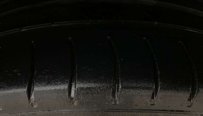 2017 Hyundai Grand i10 ASTA 1.2 KAPPA VTVT, Petrol, Manual, 1,03,772 km, Left Rear Tyre Tread