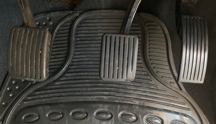 2017 Hyundai Grand i10 ASTA 1.2 KAPPA VTVT, Petrol, Manual, 1,03,772 km, Pedals