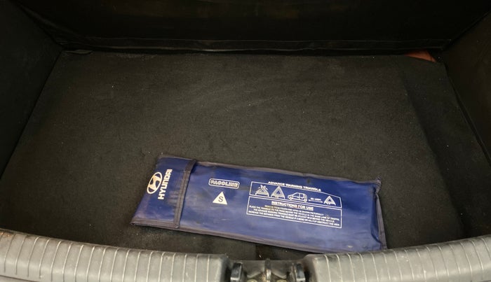 2017 Hyundai Grand i10 ASTA 1.2 KAPPA VTVT, Petrol, Manual, 1,03,772 km, Boot Inside