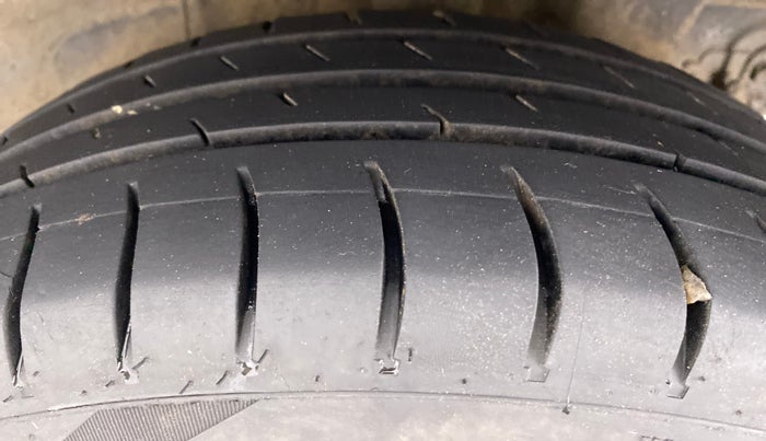 2016 Hyundai Grand i10 ASTA 1.2 VTVT, Petrol, Manual, 92,782 km, Left Rear Tyre Tread