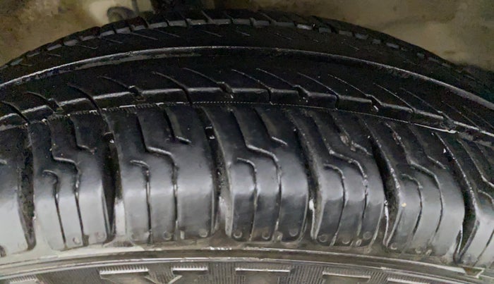 2017 Maruti Wagon R 1.0 LXI CNG, CNG, Manual, 69,527 km, Right Front Tyre Tread