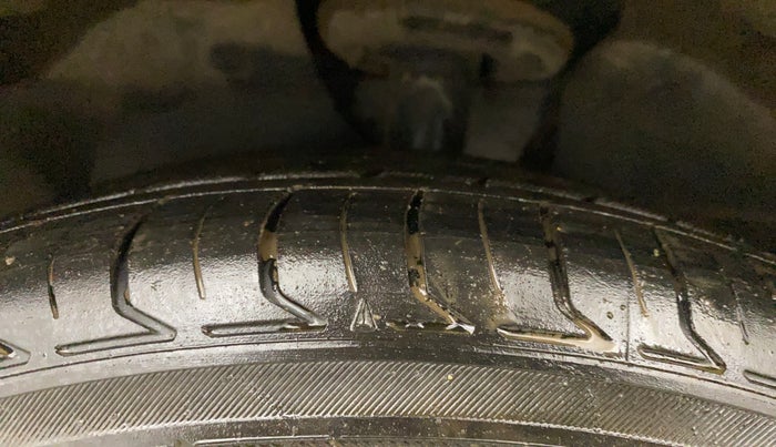 2019 Ford Ecosport TITANIUM 1.5L DIESEL, Diesel, Manual, 1,10,206 km, Left Front Tyre Tread