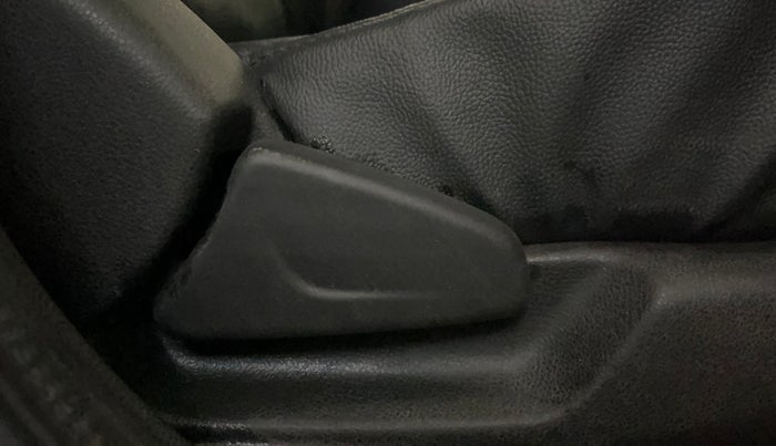 2021 Renault Kwid CLIMBER 1.0 (O), Petrol, Manual, 49,463 km, Driver Side Adjustment Panel