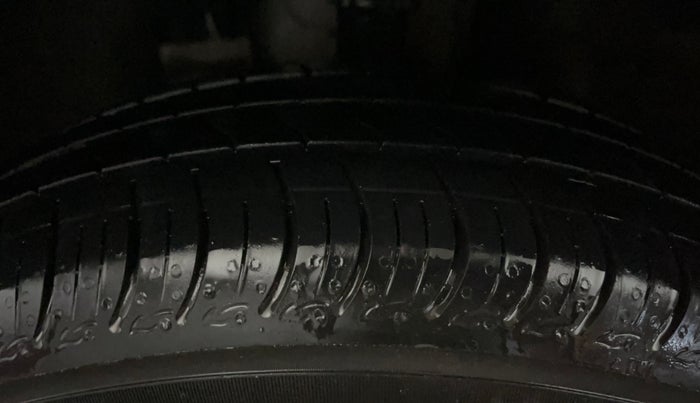 2021 Renault Kwid CLIMBER 1.0 (O), Petrol, Manual, 49,463 km, Left Front Tyre Tread