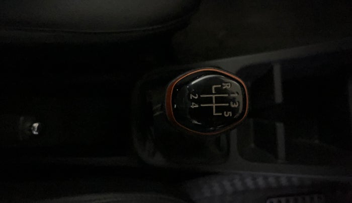 2021 Renault Kwid CLIMBER 1.0 (O), Petrol, Manual, 49,463 km, Gear Lever