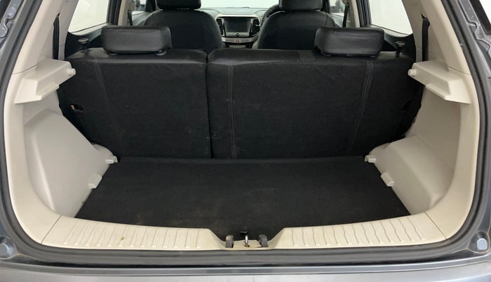 2022 Mahindra XUV300 W8 1.5 DIESEL, Diesel, Manual, 25,448 km, Boot Inside