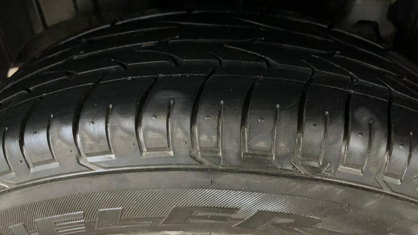 2022 Mahindra XUV300 W8 1.5 DIESEL, Diesel, Manual, 25,448 km, Right Rear Tyre Tread