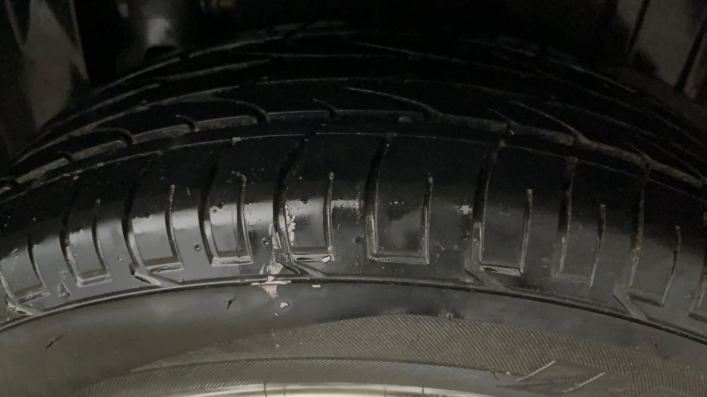 2022 Mahindra XUV300 W8 1.5 DIESEL, Diesel, Manual, 25,448 km, Left Rear Tyre Tread