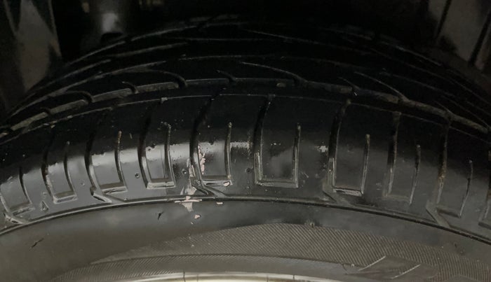 2022 Mahindra XUV300 W8 1.5 DIESEL, Diesel, Manual, 25,448 km, Left Rear Tyre Tread