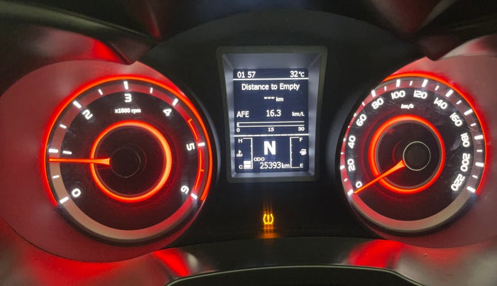 2022 Mahindra XUV300 W8 1.5 DIESEL, Diesel, Manual, 25,448 km, Odometer Image