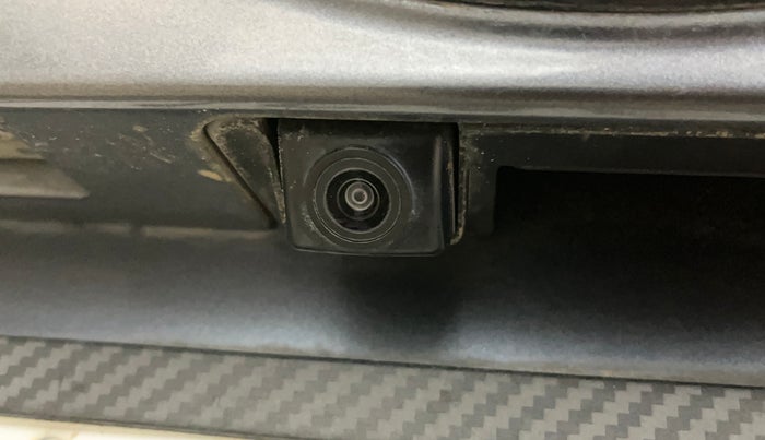2022 Mahindra XUV300 W8 1.5 DIESEL, Diesel, Manual, 25,448 km, Parking Camera