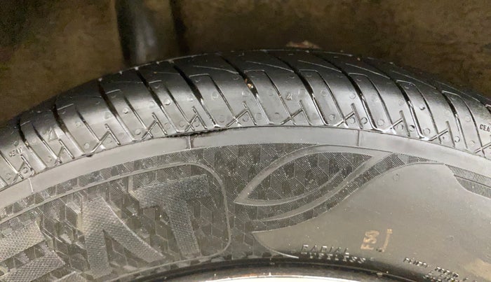 2015 Honda Amaze 1.2L I-VTEC S, Petrol, Manual, 88,408 km, Right Rear Tyre Tread