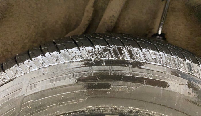 2015 Honda Amaze 1.2L I-VTEC S, Petrol, Manual, 88,408 km, Left Rear Tyre Tread