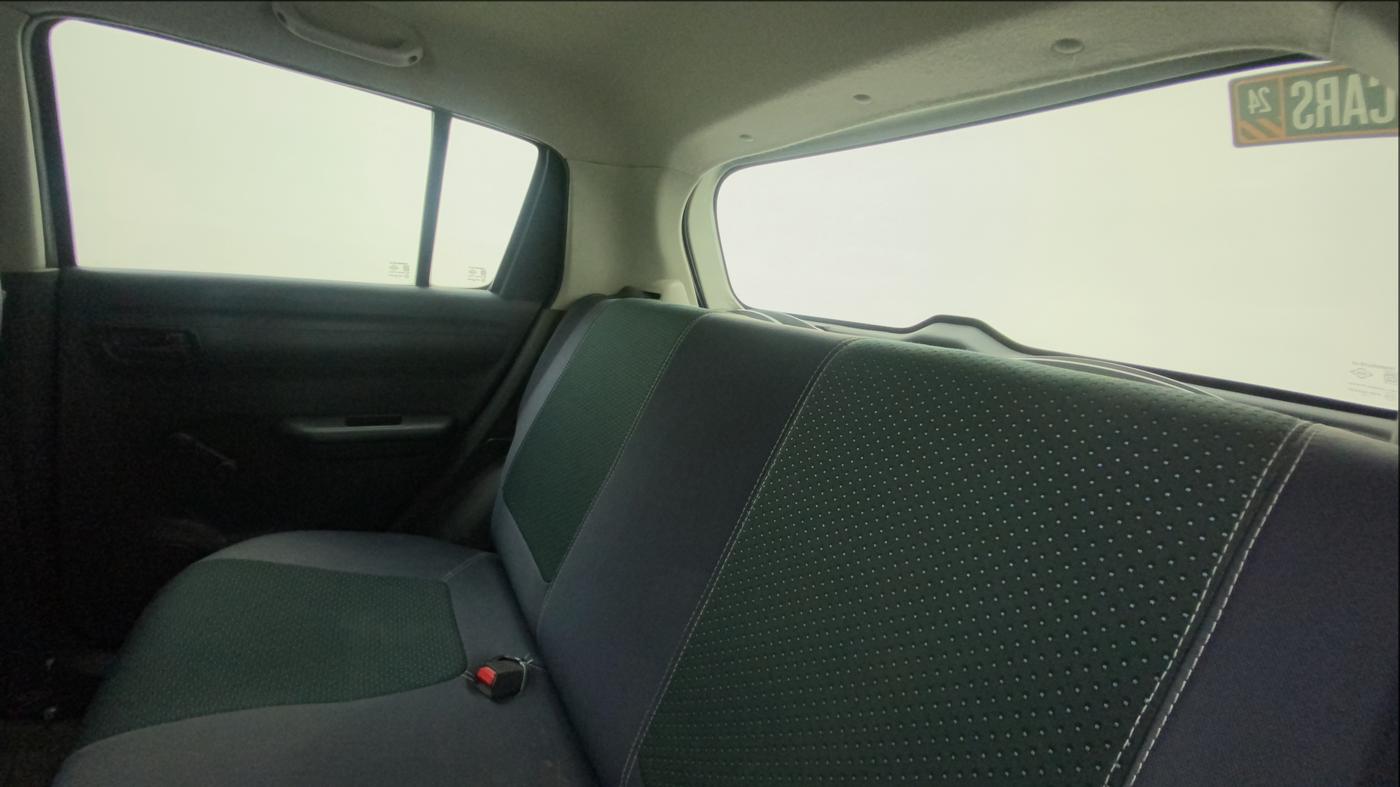2011 Maruti Swift LXI, Petrol, Manual, 45,037 km, Right Side Rear Door Cabin