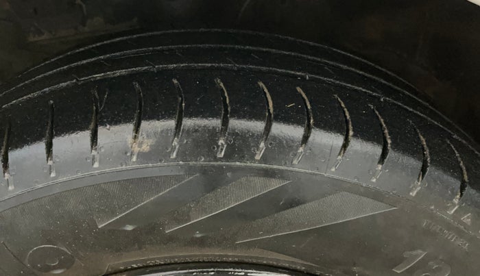 2018 Hyundai Elite i20 MAGNA EXECUTIVE 1.2, CNG, Manual, 99,270 km, Left Front Tyre Tread