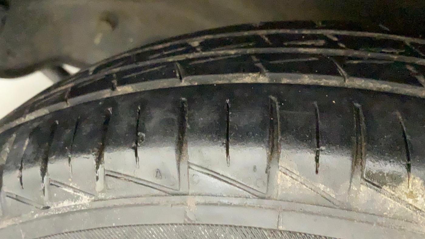 2014 Maruti Alto 800 LXI, Petrol, Manual, 62,651 km, Left Front Tyre Tread