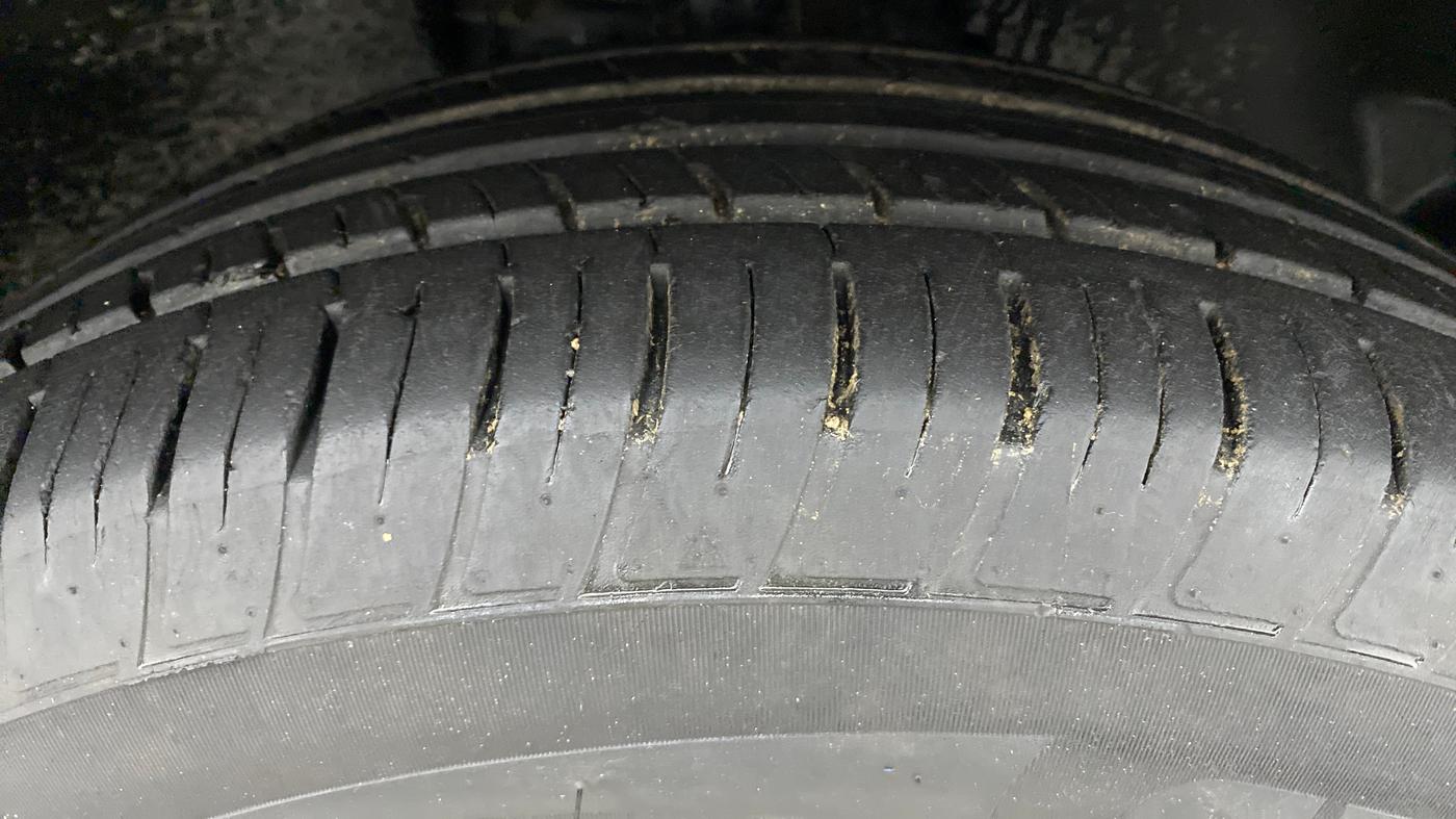 2021 Tata Harrier XZ PLUS 2.0L DUAL TONE, Diesel, Manual, 17,488 km, Right Front Tyre Tread