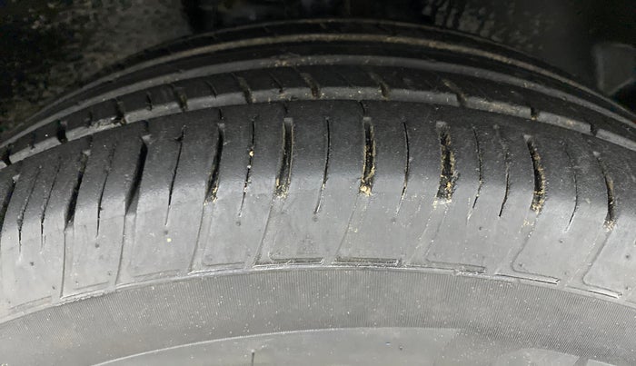 2021 Tata Harrier XZ PLUS 2.0L DUAL TONE, Diesel, Manual, 17,488 km, Right Front Tyre Tread
